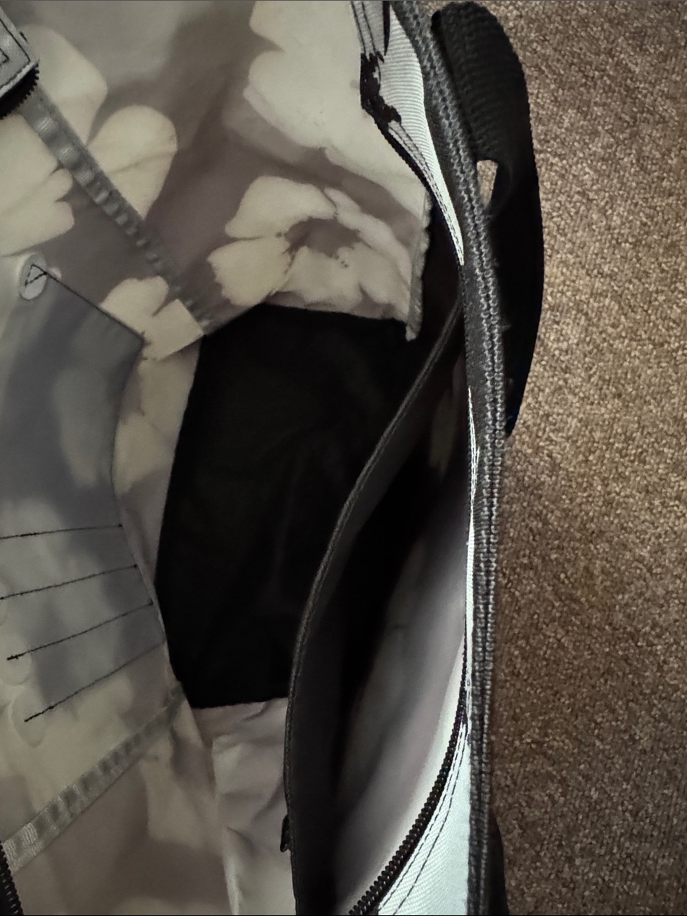 thirty-one Black and White Floral Tote - Picture 4 of 6